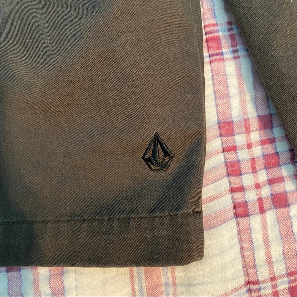 Volcom shorts - Picture 4 of 5